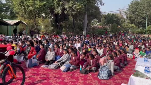 Kal Ke Kalakar video thumbnail